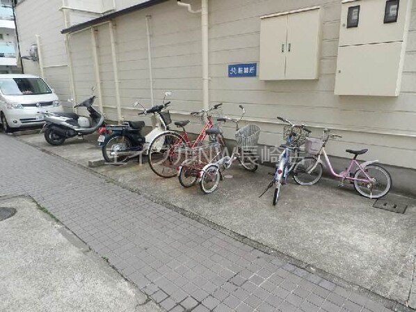 大園堀川アパートA棟の物件外観写真